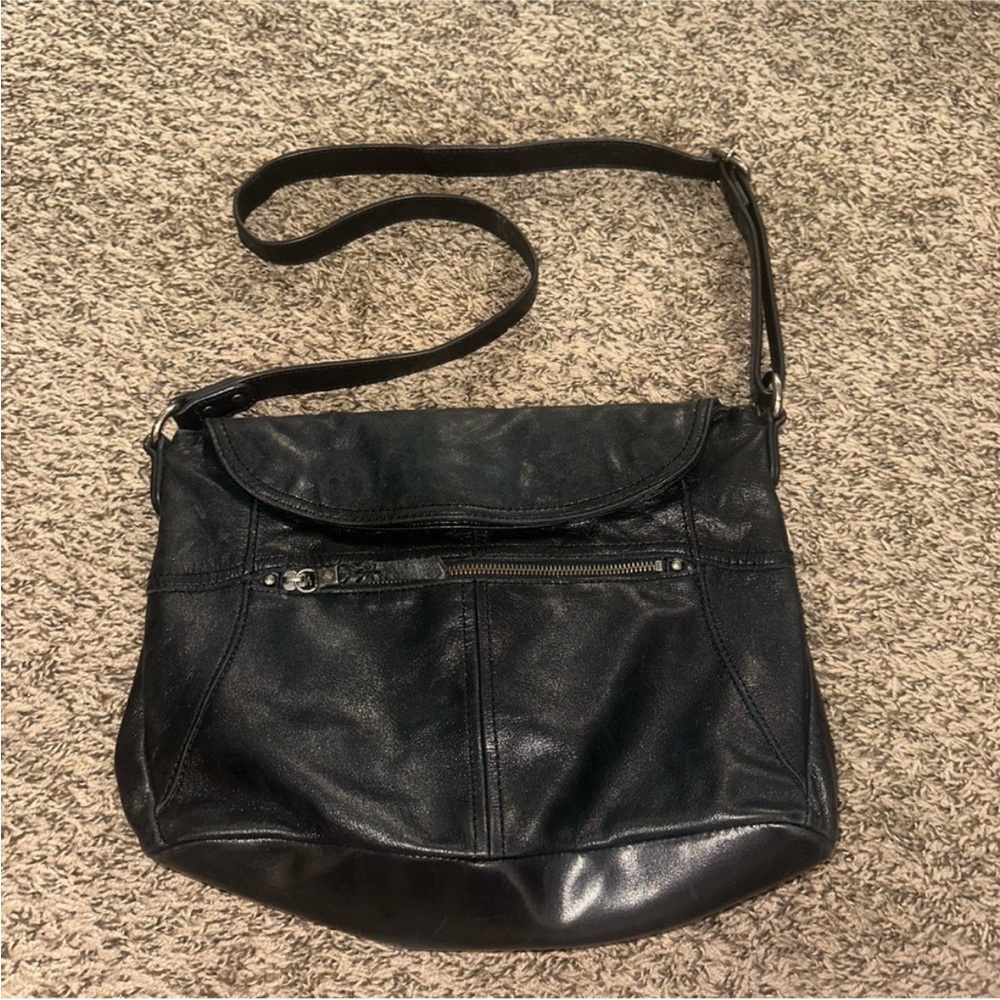Elegant Black Leather Shoulder Bag